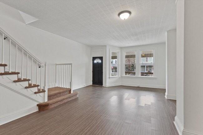 Photo - 1020 N George St