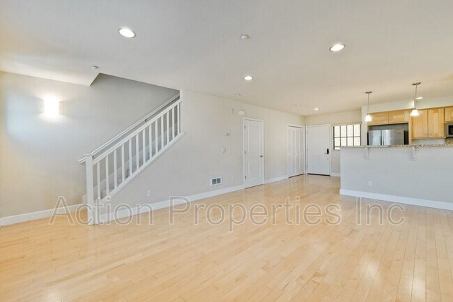 Photo - 1765 E Bayshore Rd