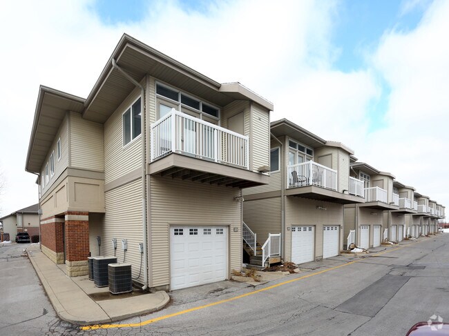 Somerfield Village Center Apartments - Somerfield Village Center Apartments