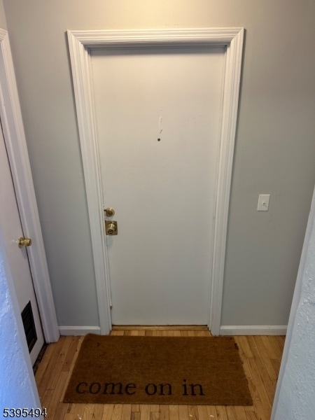 Building Photo - 97 Walnut St Unit 1