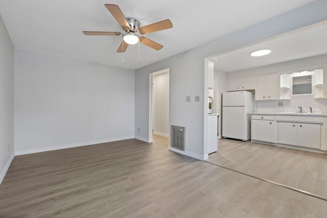 Photo - 2915 N Lincoln St Unit 2917 N Lincoln