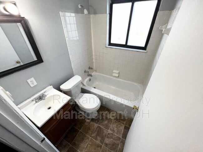 Photo - 2486 White St