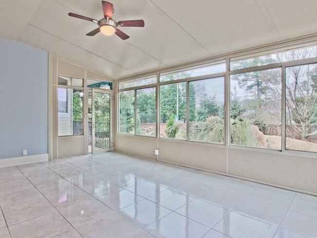 Photo - 3296 Millwood Trail SE