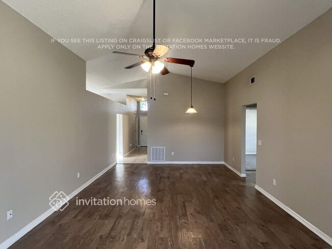 Photo - 1113 Winding Water Way