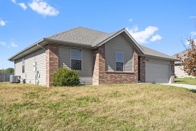 Photo - 1115 S Tanner Dr