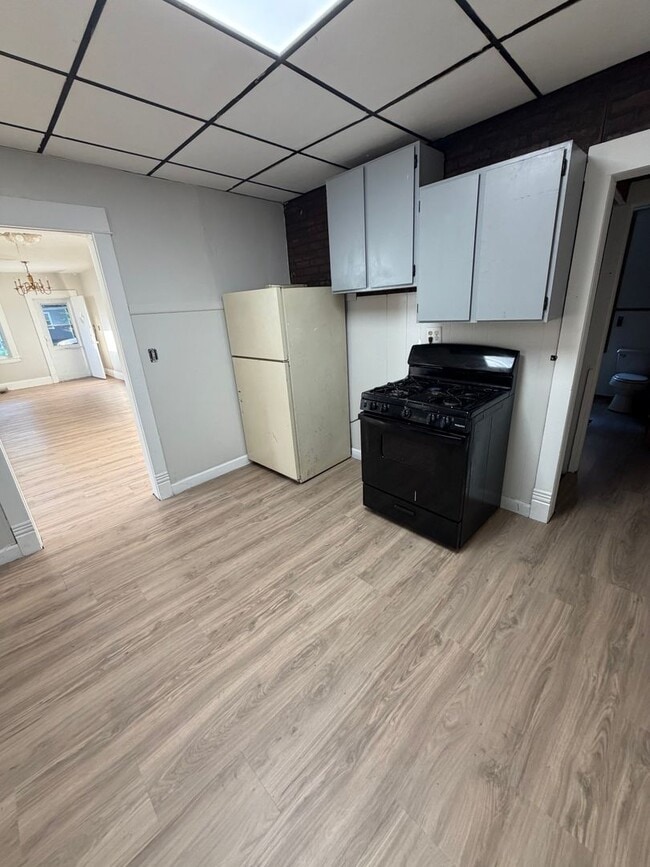 Photo - 1548 E 4th St Unit 1548 E 4th St