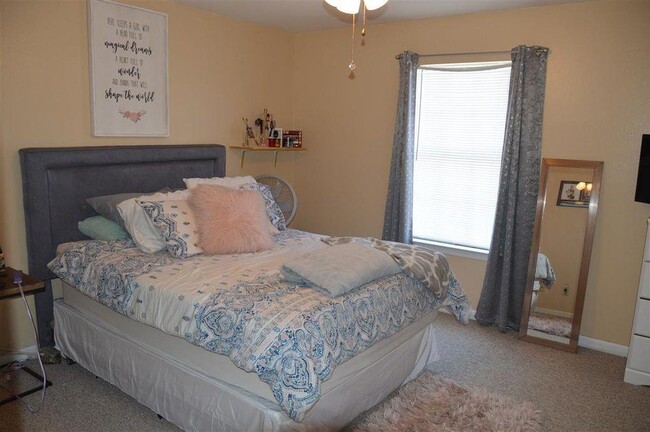 Photo - 2173 Timberwood Cir S