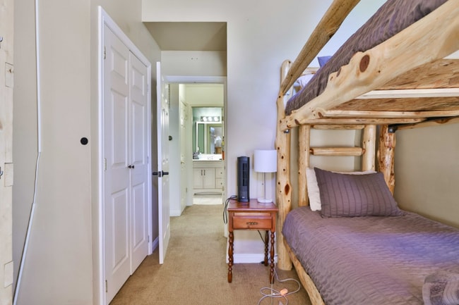 Photo - 41935 Switzerland Dr