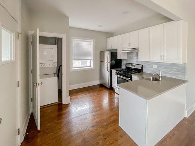 2215 W Foster Ave Unit 1