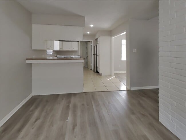 Photo - 14218 Overbrook Ln