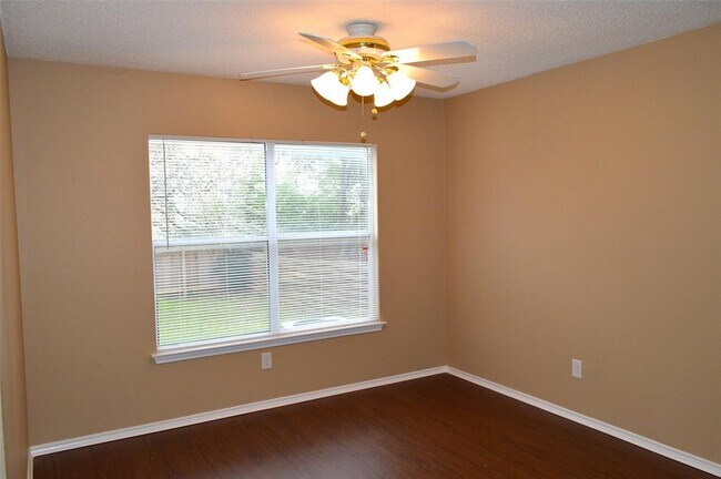 Photo - 2014 Carriage Club Dr