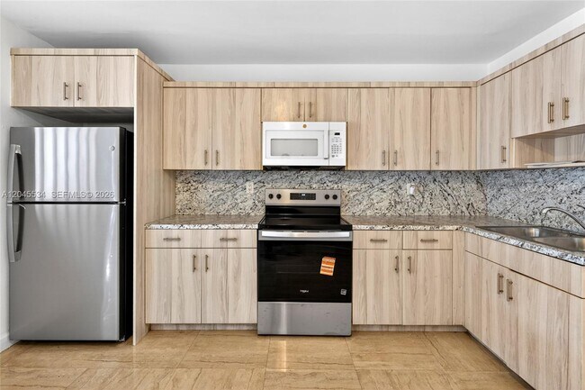 Photo - 1350 NE 149th St Unit 2