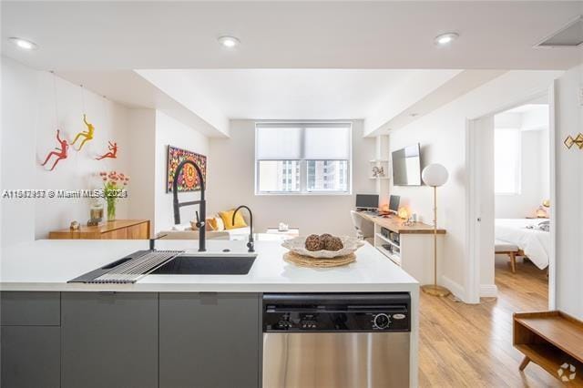 Building Photo - 111 E Flagler St Unit 708 Rental