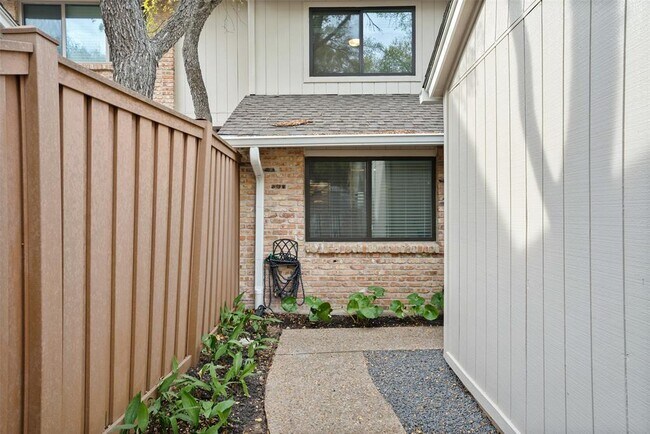 Photo - 8304 Summerwood Dr