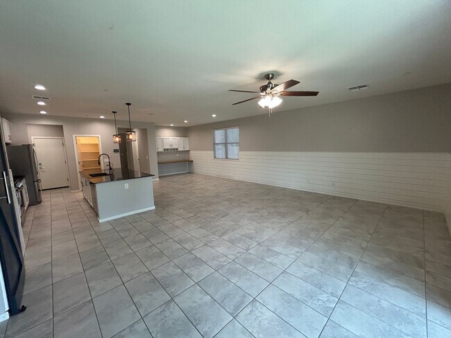 Photo - 21381 W Hubbell St