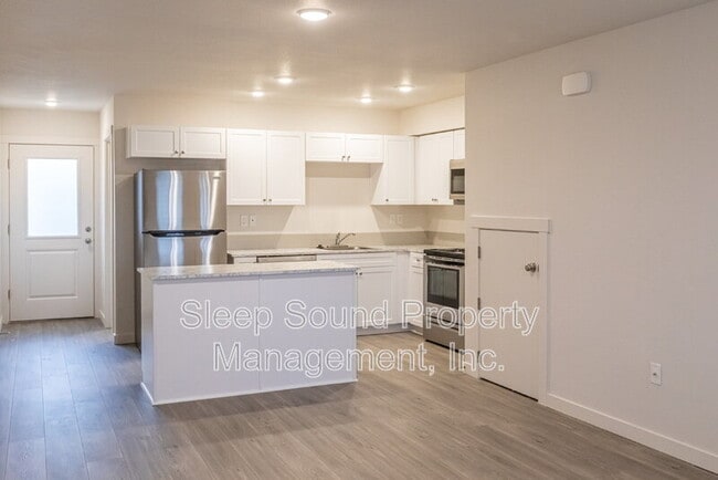 Photo - 110 N 7th Ave