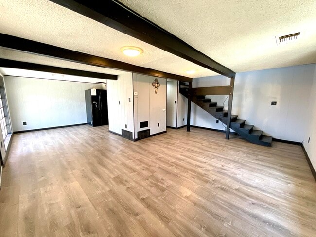 Photo - 2004 30th St