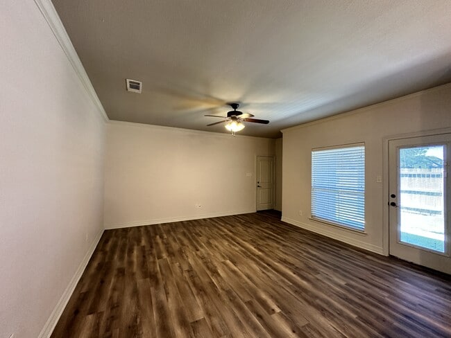 Photo - 501 Baylor Dr