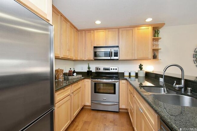 Kitchen - 855 La Playa St Unit 152