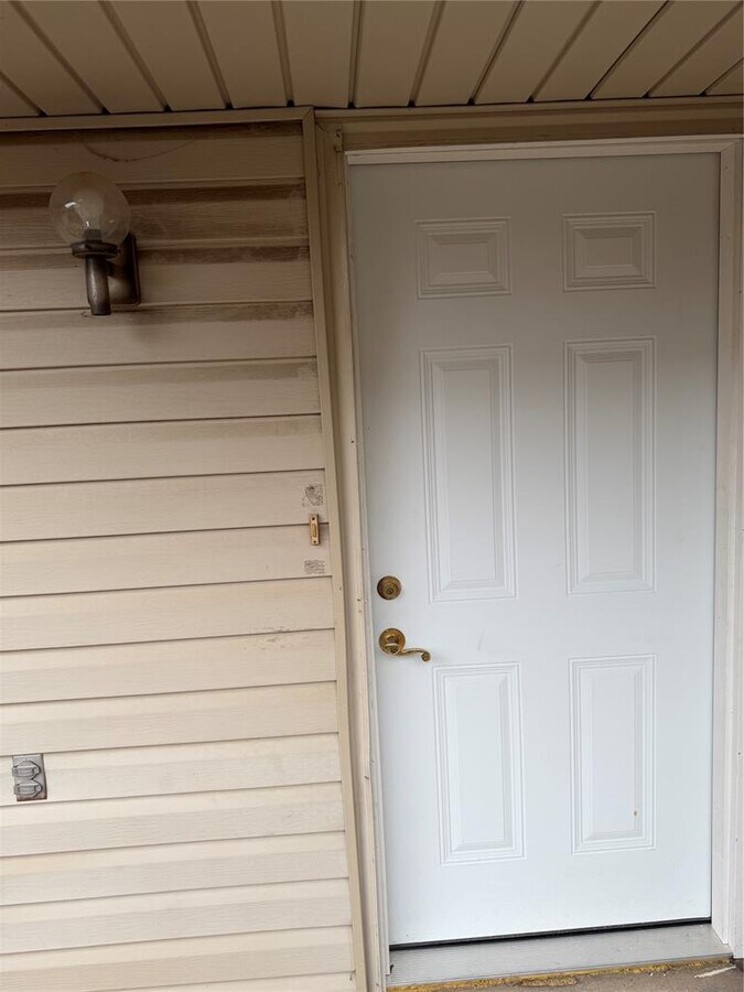 Photo - 213 Skylark Ct