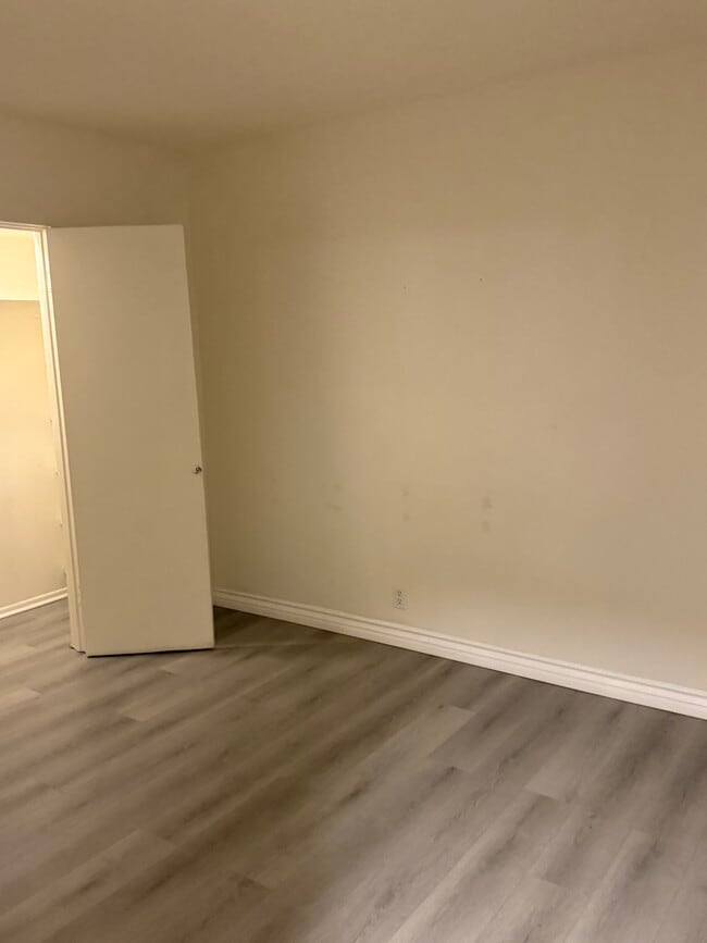 Photo - 2028 N Commonwealth Ave