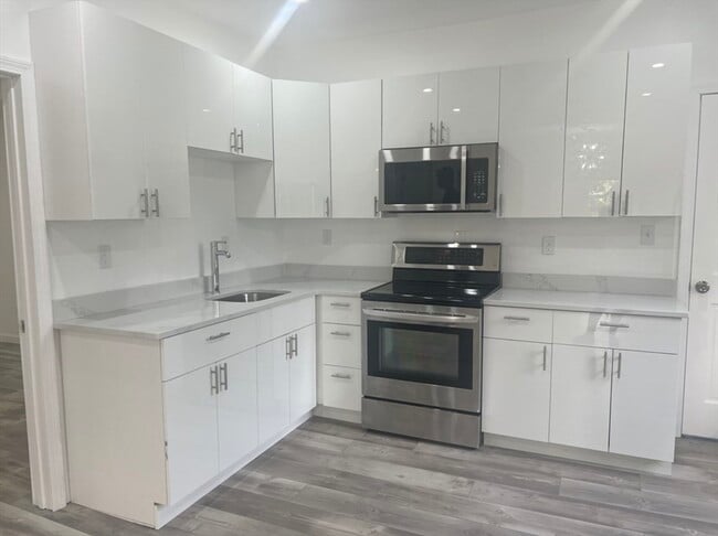 Photo - 477 Hilldale Ave Unit 1