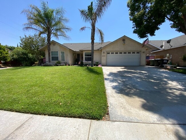 Building Photo - Corner lot home in NE Visalia coming soon!