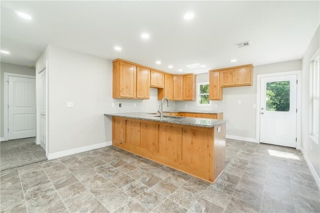 Photo - 807 Jesse James Rd