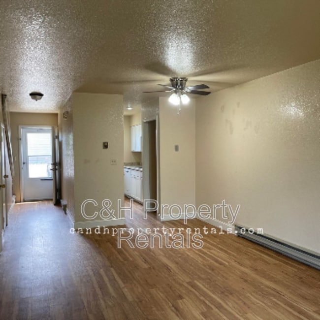 Photo - 405 Roxy Ln