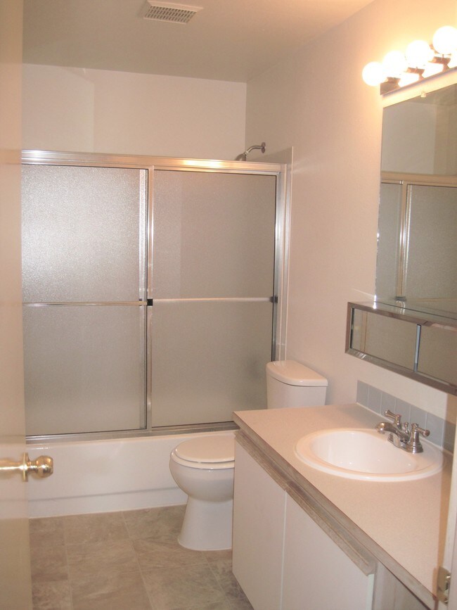 Photo - Canterbury Court Apartments