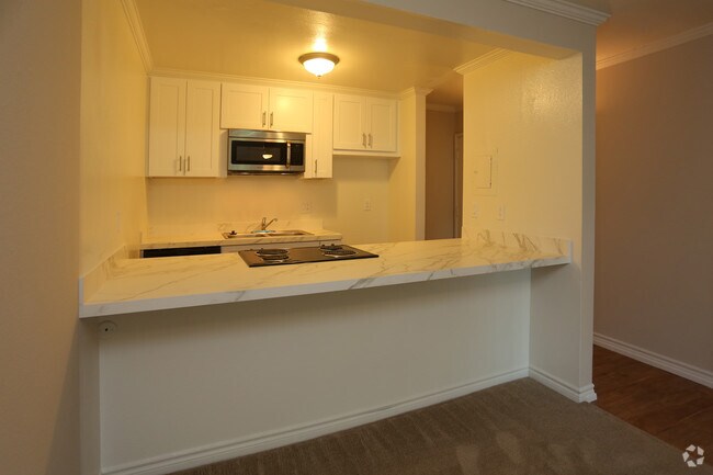 Beach House Apartments