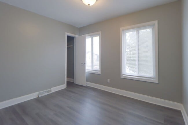 Photo - Spacious 3 Bedroom Sunnyside Duplex