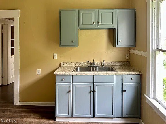 Photo - 1315 E 85th St Apartamento