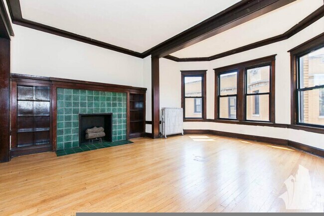 Building Photo - 2444 N Sawyer Ave Unit 2418-2428-3E Rental