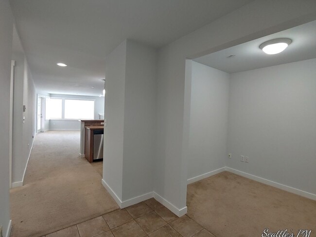 4752 41st Ave SW Unidad 306