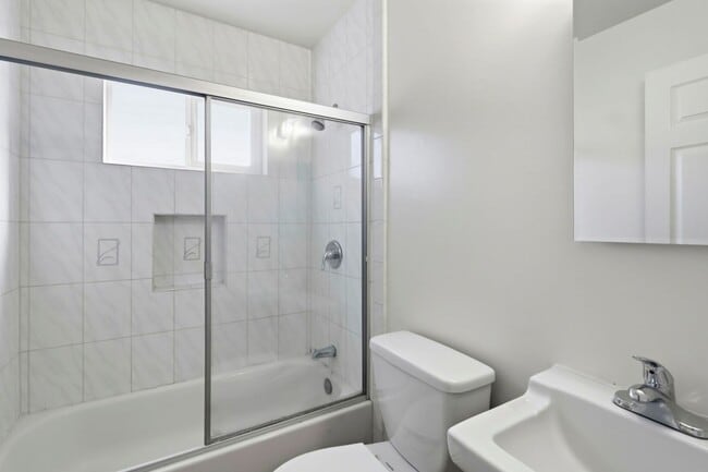 Photo - 662 Johanna Ave