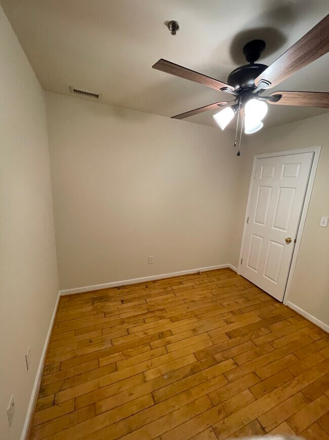 Photo - 803 W Broad St