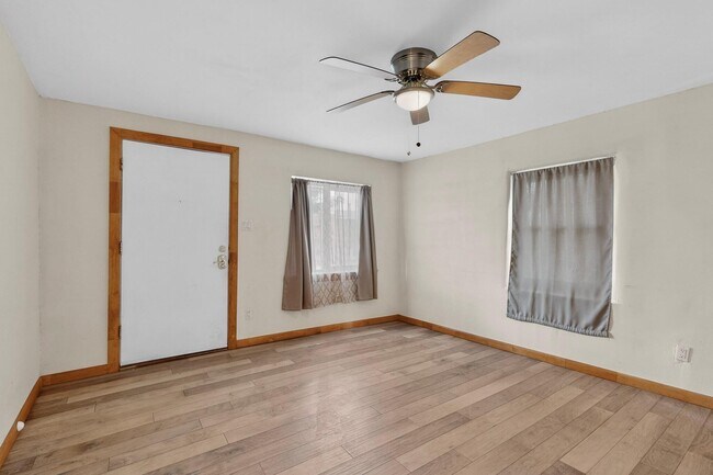 Photo - 515 Marble Ave