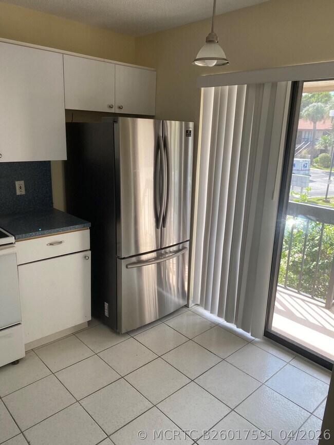 5200 E Club Cir Unit 206