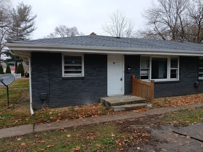 Building Photo - 1023 Irving Ave