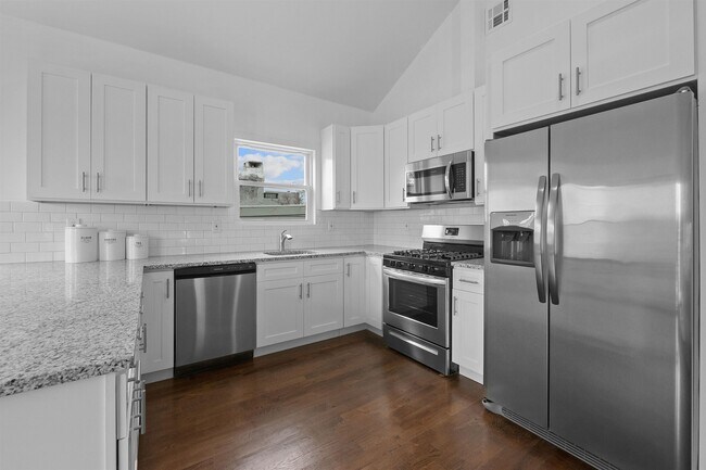 Photo - 111 Charles St Unidad 2