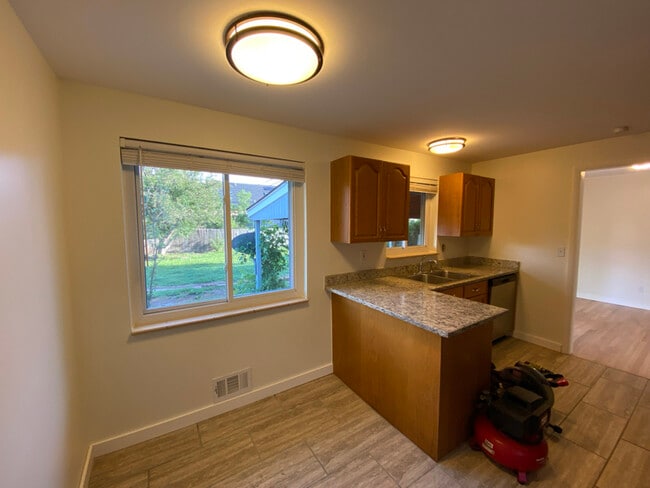 Photo - 50 E Weaver Pl