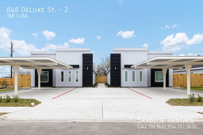 848 Deluxe St Unit 2