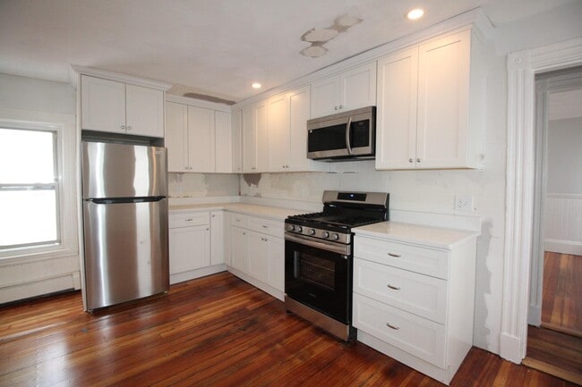 Building Photo - 12 Albion Pl Unit #2 Rental