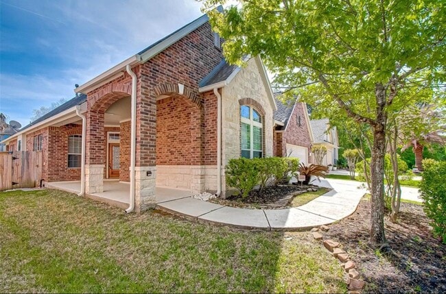 Photo - 75 Tapestry Forest Pl