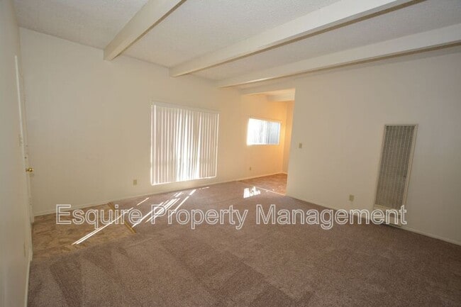 Photo - 2050 N Ventura Rd Unit 4