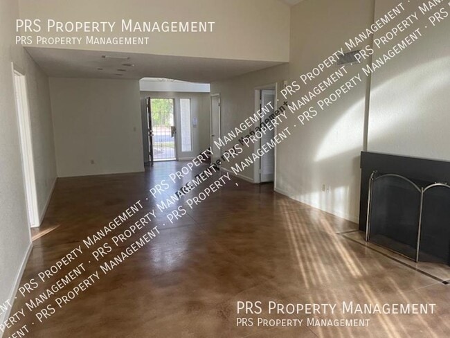 Photo - 1623 N Comanche Dr