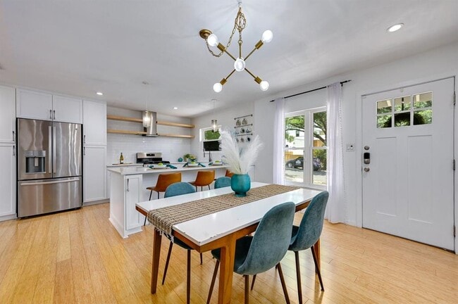 Photo - 403 Krebs Ln