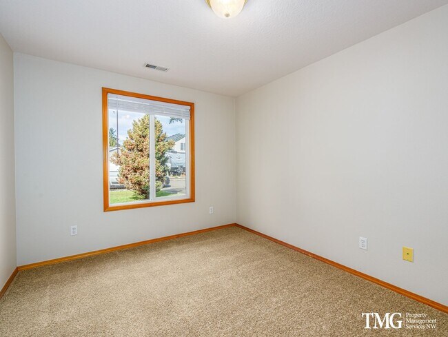 Photo - Beautiful 3-Bedroom Ranch Home with a Spac...