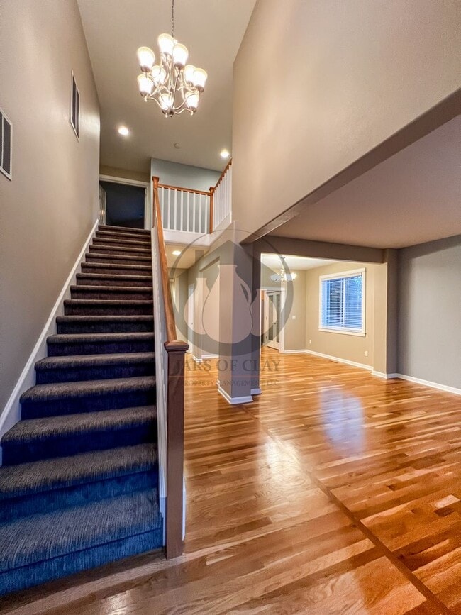 Photo - Luxurious Spacious Keizer Home -